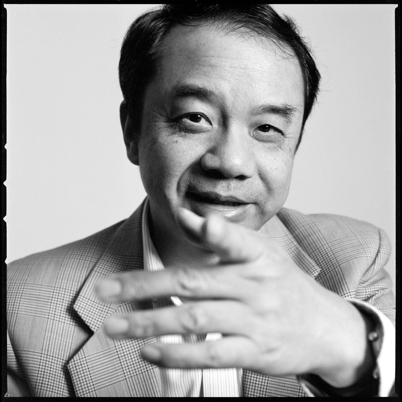 Yifang Wang and the Daya Bay Collaboration
